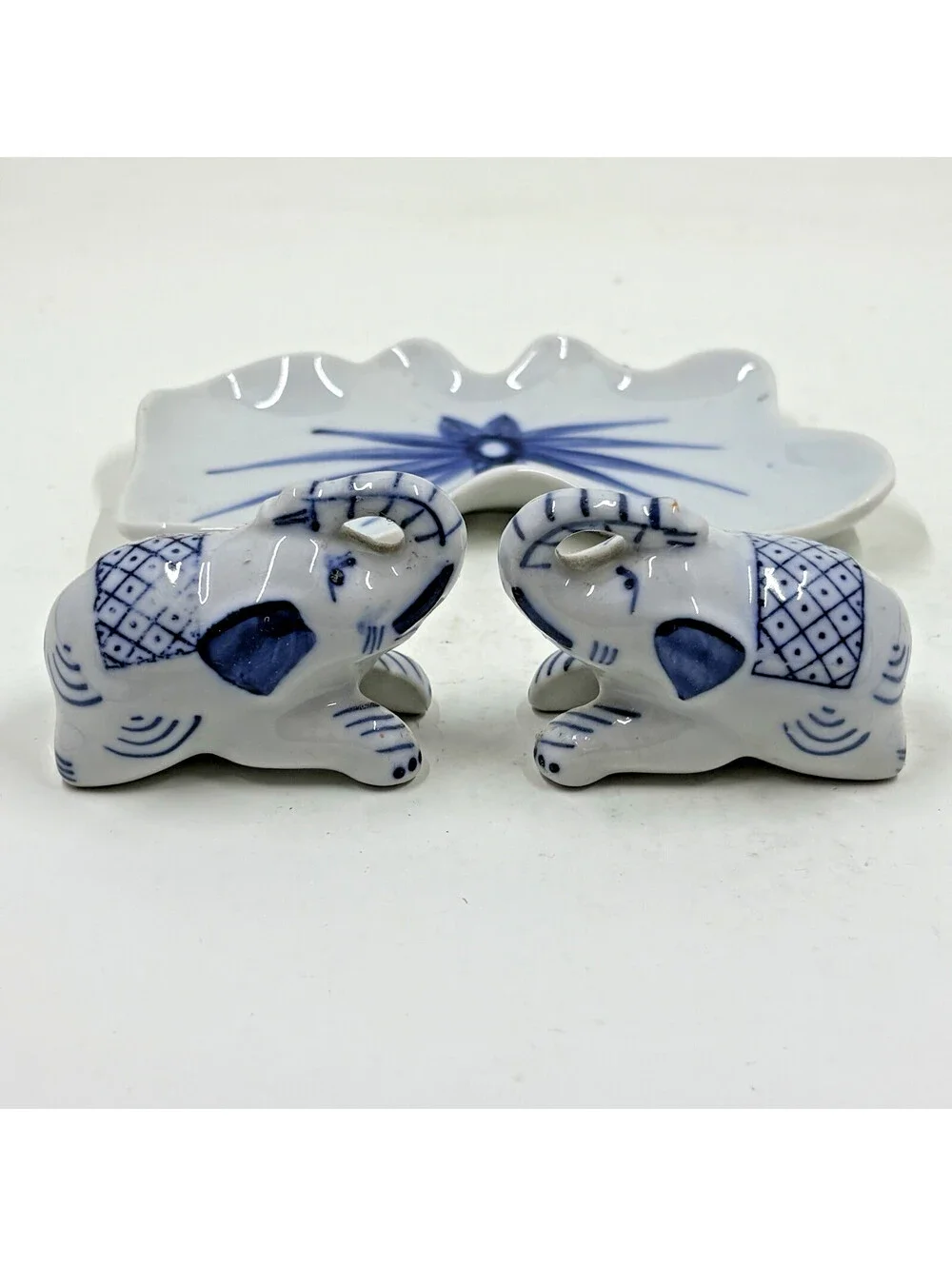 2 Delft Style Elephant Salt and Pepper Shakers with Tray - Vintage
